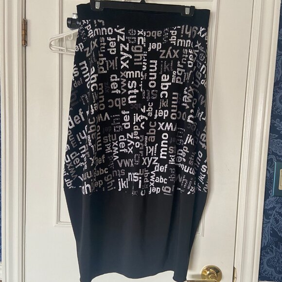 Joseph Ribkoff Skirt - Alphabet - Size 12 - Picture 5 of 10